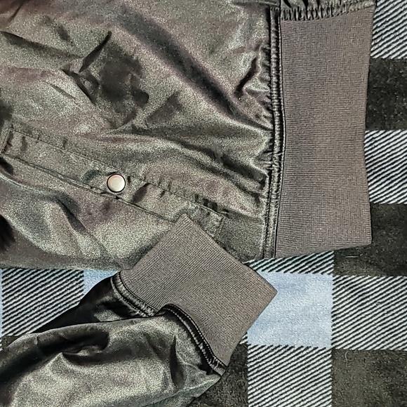 Jordan. Black Bomber Jacket. Arm-pocket. 9.5/10 condition. Men's size Large - Picture 2 of 16